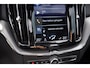 Volvo XC60 T8 390PK Automaat Recharge AWD R-Design / Adaptieve cruise control/ BLIS/ Panoramadak/ Trekhaak/ Head up display/ 360 camera/ Parkeersensoren/ Stoel en stuurwielverwarming