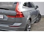 Volvo XC60 T8 390PK Automaat Recharge AWD R-Design / Adaptieve cruise control/ BLIS/ Panoramadak/ Trekhaak/ Head up display/ 360 camera/ Parkeersensoren/ Stoel en stuurwielverwarming