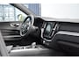 Volvo XC60 T8 390PK Automaat Recharge AWD R-Design / Adaptieve cruise control/ BLIS/ Panoramadak/ Trekhaak/ Head up display/ 360 camera/ Parkeersensoren/ Stoel en stuurwielverwarming