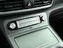 Hyundai Kona Electric EV Fashion Sky 64 kWh | SoH 96% | Schuifdak | All Season | Warmtepomp | Navigatie | Camera | Head-up display |