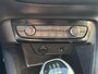 Opel Corsa 1.2 BLACK Edition - Navigatie / Apple CarPlay I Airco I PDC I Sport velgen I Dealer onderhouden