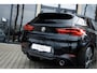 BMW X2 sDrive20i Aut. High Executive | M Sportpakket | 20" LM Velgen | Panoramadak | Harman Kardon | Head-Up Display | Navigatie incl. Apple CarPlay | Achteruitrijcamera |