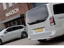 Mercedes-Benz V-klasse 250d L2 Avantgarde | Distronic | AMG | Trekhaak | Standverwarming | Surround Camera | Elek. Schuifdeuren | Multibeam LED | Leder | Rijassistentiepakket | Verwarmd Stuurwiel |