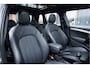 MINI Cooper 5-Deurs | Chili Business | Panoramadak | Union Jack | Leder | LED | Head-Up Display | Keyless | Stoelverwarming |