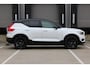 Volvo XC40 Recharge P8 AWD R-Design Lichtmetalen Velgen 20" | 360°-camera | BLIS | Kunstlederen/Alcantara Bekleding | R-Design Exterieur |Google Navigatiesysteem Full Map + Hard Disk | LED koplampen | Electronic Climate Controle | Verwarmende Voorstoelen + Stuurwiel |