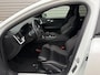 Volvo V60 T6 Plug-in hybrid AWD Plus Dark / I Love Sweden uitvoering / Exterieur Styling kit / 19" Velgen / Sport stoelen /