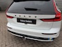 Volvo V60 T6 Plug-in hybrid AWD Plus Dark / I Love Sweden uitvoering / Exterieur Styling kit / 19" Velgen / Sport stoelen /