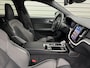 Volvo V60 T6 Plug-in hybrid AWD Plus Dark / I Love Sweden uitvoering / Exterieur Styling kit / 19" Velgen / Sport stoelen /