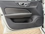 Volvo V60 T6 Plug-in hybrid AWD Plus Dark / I Love Sweden uitvoering / Exterieur Styling kit / 19" Velgen / Sport stoelen /