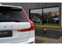 Volvo XC60 T6 AWD Plus Dark Long Range | Trekhaak | Panoramisch schuif/kanteldak | Harman Kardon | Dealer onderhouden | 360 graden camera | Elektrisch verstelbare stoelen met geheugen |