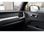Volvo XC60 T6 AWD Plus Dark Long Range | Trekhaak | Panoramisch schuif/kanteldak | Harman Kardon | Dealer onderhouden | 360 graden camera | Elektrisch verstelbare stoelen met geheugen |