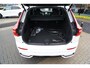 Volvo XC60 T6 AWD Plus Dark Long Range | Trekhaak | Panoramisch schuif/kanteldak | Harman Kardon | Dealer onderhouden | 360 graden camera | Elektrisch verstelbare stoelen met geheugen |