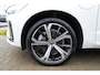 Volvo XC60 T6 AWD Plus Dark Long Range | Trekhaak | Panoramisch schuif/kanteldak | Harman Kardon | Dealer onderhouden | 360 graden camera | Elektrisch verstelbare stoelen met geheugen |