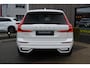 Volvo XC60 T6 AWD Plus Dark Long Range | Trekhaak | Panoramisch schuif/kanteldak | Harman Kardon | Dealer onderhouden | 360 graden camera | Elektrisch verstelbare stoelen met geheugen |