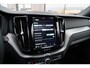 Volvo XC60 T6 AWD Plus Dark Long Range | Trekhaak | Panoramisch schuif/kanteldak | Harman Kardon | Dealer onderhouden | 360 graden camera | Elektrisch verstelbare stoelen met geheugen |