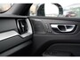 Volvo XC60 T6 AWD Plus Dark Long Range | Trekhaak | Panoramisch schuif/kanteldak | Harman Kardon | Dealer onderhouden | 360 graden camera | Elektrisch verstelbare stoelen met geheugen |