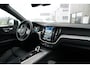 Volvo XC60 T6 AWD Plus Dark Long Range | Trekhaak | Panoramisch schuif/kanteldak | Harman Kardon | Dealer onderhouden | 360 graden camera | Elektrisch verstelbare stoelen met geheugen |
