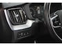 Volvo XC60 T6 Recharge AWD R-Design | Stoelverwarming | Parkeercamera | Panoramadak | H/K | Glossy Black | Keyless