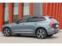 Volvo XC60 T6 Recharge AWD R-Design | Stoelverwarming | Parkeercamera | Panoramadak | H/K | Glossy Black | Keyless
