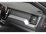 Volvo XC60 T6 Recharge AWD R-Design | Stoelverwarming | Parkeercamera | Panoramadak | H/K | Glossy Black | Keyless