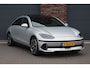 Hyundai Ioniq 6 Lounge 77.4 kWh | Adaptieve Cruise Control | Panoramadak | BOSE | Memory | Stoelventilatie | Verwarmd Stuurwiel | HUD | Leder | Camera | Trekhaak | Achterbank Verwarmd |
