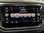 Volkswagen T-Roc 1.5 TSI Sport Business R met Panoramadak, Navigatie, Parkeersensoren voor en achter, Stoelverwarming, LM-velgen