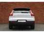 Volvo XC40 T5 Recharge R-Design | Trekhaak | Parkeercamera | Cruise Control | Navigatie | Verwarmbare Voorstoelen | Apple Carplay | 20'' Lichtmetalen Velgen | Keyless Entry