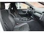 Volvo XC40 T5 Recharge R-Design | Trekhaak | Parkeercamera | Cruise Control | Navigatie | Verwarmbare Voorstoelen | Apple Carplay | 20'' Lichtmetalen Velgen | Keyless Entry
