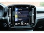 Volvo XC40 T5 Recharge R-Design | Trekhaak | Parkeercamera | Cruise Control | Navigatie | Verwarmbare Voorstoelen | Apple Carplay | 20'' Lichtmetalen Velgen | Keyless Entry