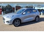 Ford Kuga 2.5-225 PK PHEV ST-Line X. 1500kg Trekgewicht Hybride rijden voor een reële prijs ! Autm. airco, Stoel- en voorraamverw., Side- en lane assist, Adaptieve cruise cntrl, elektr. achterklep, Keyless entry/keyless go, Trekhaak , Navigatie, Telefoonvoorb. etc