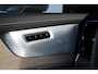 Volvo XC90 2.0 T8 Plug-in hybrid AWD Ultra Bright Adaptieve Cruise Control met Pilot Assist | Premium audio by Bowers & Wilkins | Elektrisch bedienbaar panoramisch schuif/-kanteldak | Elektrische voorstoelen met geheugen en massagefunctie | Verwarmbare voorstoelen + stuurwiel | Geventileerde voorstoelen | 360 Parkeercamera | Park Assist voor + achter | 4-Zone Climate Control | Head-Up Display | 21'' Lichtmetalen wielen |