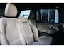 Volvo XC90 2.0 T8 Plug-in hybrid AWD Ultra Bright Adaptieve Cruise Control met Pilot Assist | Premium audio by Bowers & Wilkins | Elektrisch bedienbaar panoramisch schuif/-kanteldak | Elektrische voorstoelen met geheugen en massagefunctie | Verwarmbare voorstoelen + stuurwiel | Geventileerde voorstoelen | 360 Parkeercamera | Park Assist voor + achter | 4-Zone Climate Control | Head-Up Display | 21'' Lichtmetalen wielen |