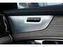 Volvo XC90 2.0 T8 Plug-in hybrid AWD Ultra Bright | Adaptieve Cruise Control met Pilot Assist | Premium audio by Bowers & Wilkins | Elektrisch bedienbaar panoramisch schuif/-kanteldak | Elektrische voorstoelen met geheugen en massagefunctie | Verwarmbare voorstoelen + stuurwiel | Geventileerde voorstoelen | 360 Parkeercamera | Park Assist voor + achter | 4-Zone Climate Control | Head-Up Display | 21'' Lichtmetalen wielen |