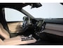 Volvo XC90 2.0 T8 Plug-in hybrid AWD Ultra Bright Adaptieve Cruise Control met Pilot Assist | Premium audio by Bowers & Wilkins | Elektrisch bedienbaar panoramisch schuif/-kanteldak | Elektrische voorstoelen met geheugen en massagefunctie | Verwarmbare voorstoelen + stuurwiel | Geventileerde voorstoelen | 360 Parkeercamera | Park Assist voor + achter | 4-Zone Climate Control | Head-Up Display | 21'' Lichtmetalen wielen |