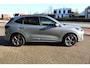 Ford Kuga 2.5-243pk PHEV ST-Line X. Van €. 54.937,- voor €. 43.735,- Trekgewicht van 2.100kg ! Elektr. panodak., elektr. trekhaak, stoel-, stuur- en voorraamverw., 360gr. Camera, HUD, AppleCarplay/Androidauto, Elektr. verstelb. comfortstoelen, LED verl.