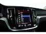 Volvo V60 2.0 B4 Momentum Business | ACC | Trekhaak | Carplay | stoel verwarming |