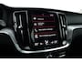 Volvo V60 2.0 B4 Momentum Business | ACC | Trekhaak | Carplay | stoel verwarming |