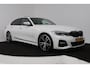 BMW 3-Serie 320i High Executive Edition (PANORAMADAK, CAMERA, SFEERVERLICHTING, STOELVERWARMING, DIGITALE COCKPIT)