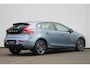 Volvo V40 T2 122PK Momentum | Standkachel | Trekhaak | Stoelverwarming | Climate Control | Cruise Control | LED Koplampen | Navigatie | Volvo OnCall | Verwarmbare Voorruit | Park Assist Achter | High Performance Audio |