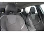 Volvo V40 T2 122PK Momentum | Standkachel | Trekhaak | Stoelverwarming | Climate Control | Cruise Control | LED Koplampen | Navigatie | Volvo OnCall | Verwarmbare Voorruit | Park Assist Achter | High Performance Audio |