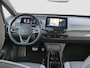 Volkswagen ID.3 First Max 58 kWh | Trekhaak | Panoramadak | Adap. Cruise | Navigatie | Elek Stoelen | Achteruitrijcamera | Airco (automatisch) | Cruise control adaptief met Stop&Go