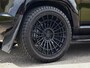 Land Rover Defender 3.0 D200 90 MHEV S l URBAN l Torque vectoring l Carbon l Jumpseat l Trekhaak l Grijs Kenteken