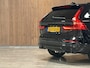 Volvo XC60 T8 AWD Recharge Ultra Black Edition | Bowers & Wilkins | Luchtvering | Trekhaak | 360° Camera | 455pk | Head-Up Display | Adaptieve Cruise Control | Stoelverwarming voor+achter | Stuurwielverwarming | Schuifdak | Full LED Meesturende koplampen | Pilot Assist | BLIS Dode Hoek Detectie | Elektrische voorstoelen geheugen | Contour stoelen met wit stiksel en bies | Zitting verlenging voorstoelen | Lederen dashboard | 21 Inch | Google Infotainment | Keyless Drive | Elektrisch bedienbare achterklep | DAB Radio | Apple Carplay/Android Auto | Alarm Klasse III | Draadloos telefoon opladen | Volvo On Call met mobiele App functie | Onyx Black Metallic |