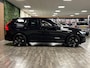 Volvo XC60 T8 AWD Recharge Ultra Black Edition | Bowers & Wilkins | Luchtvering | Trekhaak | 360° Camera | 455pk | Head-Up Display | Adaptieve Cruise Control | Stoelverwarming voor+achter | Stuurwielverwarming | Schuifdak | Full LED Meesturende koplampen | Pilot Assist | BLIS Dode Hoek Detectie | Elektrische voorstoelen geheugen | Contour stoelen met wit stiksel en bies | Zitting verlenging voorstoelen | Lederen dashboard | 21 Inch | Google Infotainment | Keyless Drive | Elektrisch bedienbare achterklep | DAB Radio | Apple Carplay/Android Auto | Alarm Klasse III | Draadloos telefoon opladen | Volvo On Call met mobiele App functie | Onyx Black Metallic |
