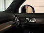 Volvo XC40 B4 R-Design | Vol! | Trekhaak | Schuifdak | 360° Camera | Harman Kardon | Adaptieve Cruise Control | Bestuurdersstoel elektrisch geheugen | Stoel en Stuurwielverwarming | Full LED Meesturende koplampen | Pilot Assist | BLIS Dode Hoek Detectie | Leder/Alcantara R-Design bekleding met wit stiksel en bies | Zitting verlenging vorostoelen | Passagiersstoel elektrisch | 19 Inch | Keyless Drive | Parkeersensoren voor+achter | Privacy Glass | Elektrisch bedienbare achterklep | Climate Control L+R | Breedstralers in voorbumper | DAB Radio | Apple Carplay/Android Auto | Draadloos telefoon opladen | Volvo On Call met mobiele App functie | Onyx Black Metallic |