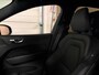 Volvo XC60 B5 R-Design | 360° Camera | Harman Kardon | Stoelverwarming voor+achter | Stuurwielverwarming | Full LED Meesturende koplampen | Standkachel met Volvo On Call App | 22 Inch met spatbordverbreding | BLIS Dode Hoek Detectie | Exterior Styling kit voor en achter | Runningboards zijkant | Elektrische voorstoelen geheugen | Contour Stoelen | Zitting verlenging voorstoelen | Cruise Control | Keyless Drive | Parkeersensoren voor+achter | Privacy Glass | Elektrisch bedienbare achterklep | Automatisch dimmende binnen en buitenspiegels | Breedstralers in voorbumper | DAB Radio | Apple Carplay/Android Auto | Onyx Black Metallic |