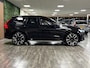Volvo XC60 B5 R-Design | 360° Camera | Harman Kardon | Stoelverwarming voor+achter | Stuurwielverwarming | Full LED Meesturende koplampen | Standkachel met Volvo On Call App | 22 Inch met spatbordverbreding | BLIS Dode Hoek Detectie | Exterior Styling kit voor en achter | Runningboards zijkant | Elektrische voorstoelen geheugen | Contour Stoelen | Zitting verlenging voorstoelen | Cruise Control | Keyless Drive | Parkeersensoren voor+achter | Privacy Glass | Elektrisch bedienbare achterklep | Automatisch dimmende binnen en buitenspiegels | Breedstralers in voorbumper | DAB Radio | Apple Carplay/Android Auto | Onyx Black Metallic |