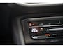Volkswagen Tiguan Allpase 1.5 TSI R-Line Business+ Aut. 7-Pers. [ Pano Virtual Stoelverwarming ]