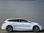 Ford Focus Wagon 1.0 EcoBoost ST Line Business | Trekhaak | Winterpakket | Camera | Clima | Privacy Glass | Carplay | Keyless