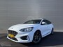 Ford Focus Wagon 1.0 EcoBoost ST Line Business | Trekhaak | Winterpakket | Camera | Clima | Privacy Glass | Carplay | Keyless